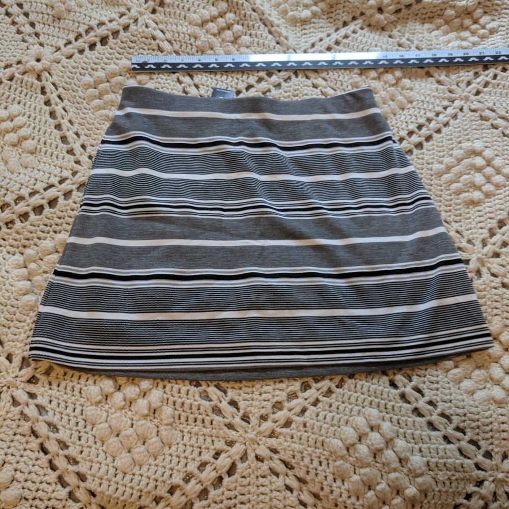 NWT black Express mini skirt stripe petite s